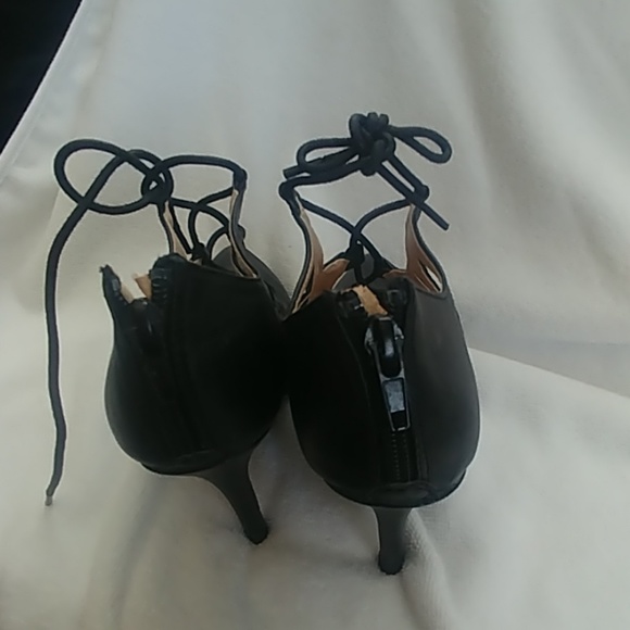 Heels - Picture 3 of 3